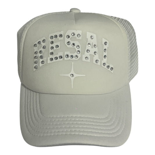 Essentials trucker hat white
